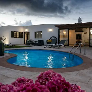 Casa Valeria , Tinajo España